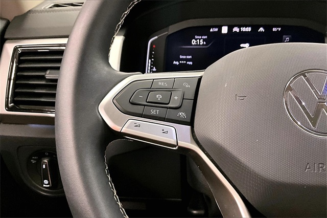 Vehicle image 19 of 38