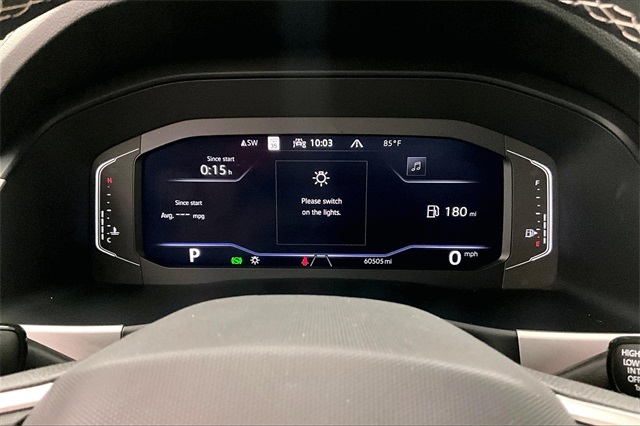 Vehicle image 21 of 38