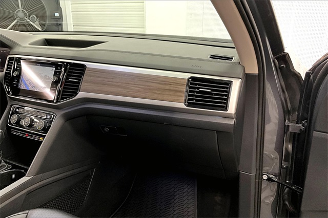 Vehicle image 18 of 38