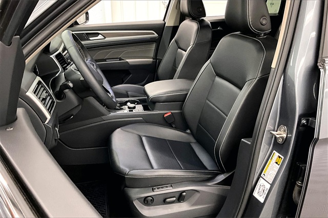 Vehicle image 11 of 38