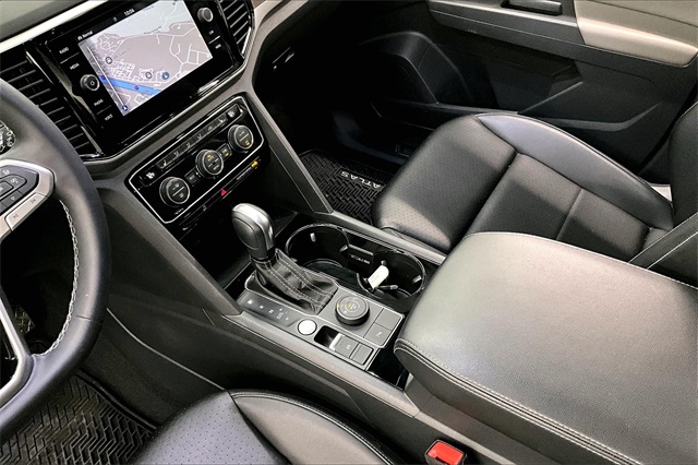 Vehicle image 24 of 38