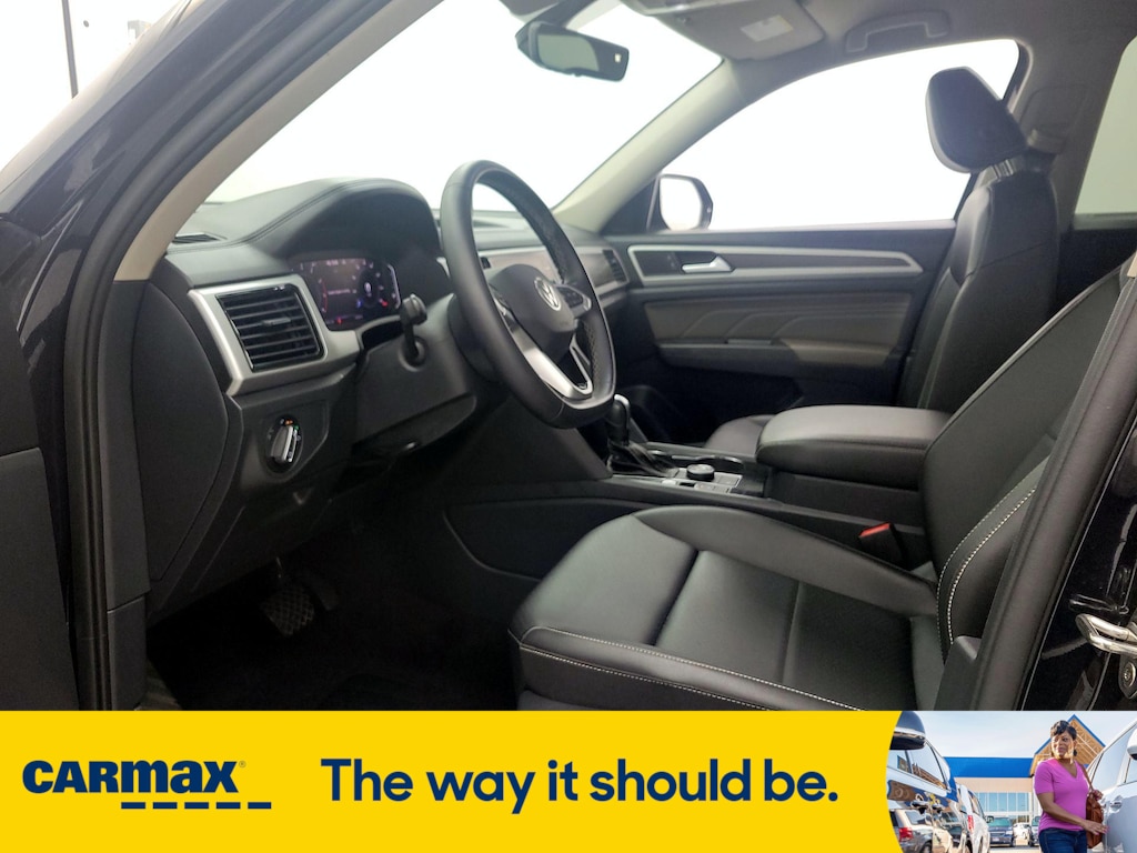Vehicle image 13 of 27