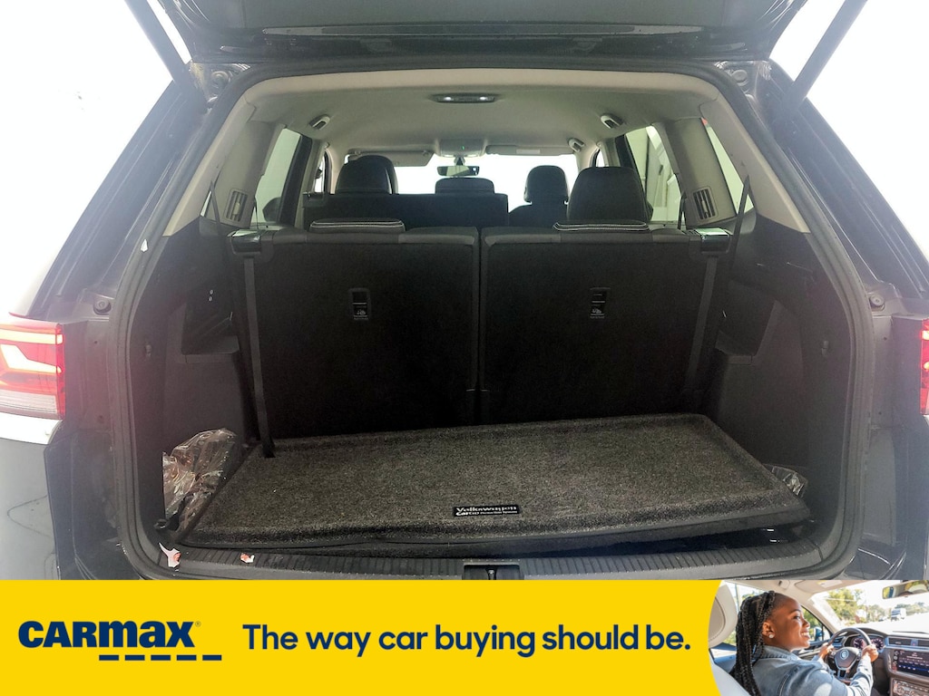 Vehicle image 10 of 27