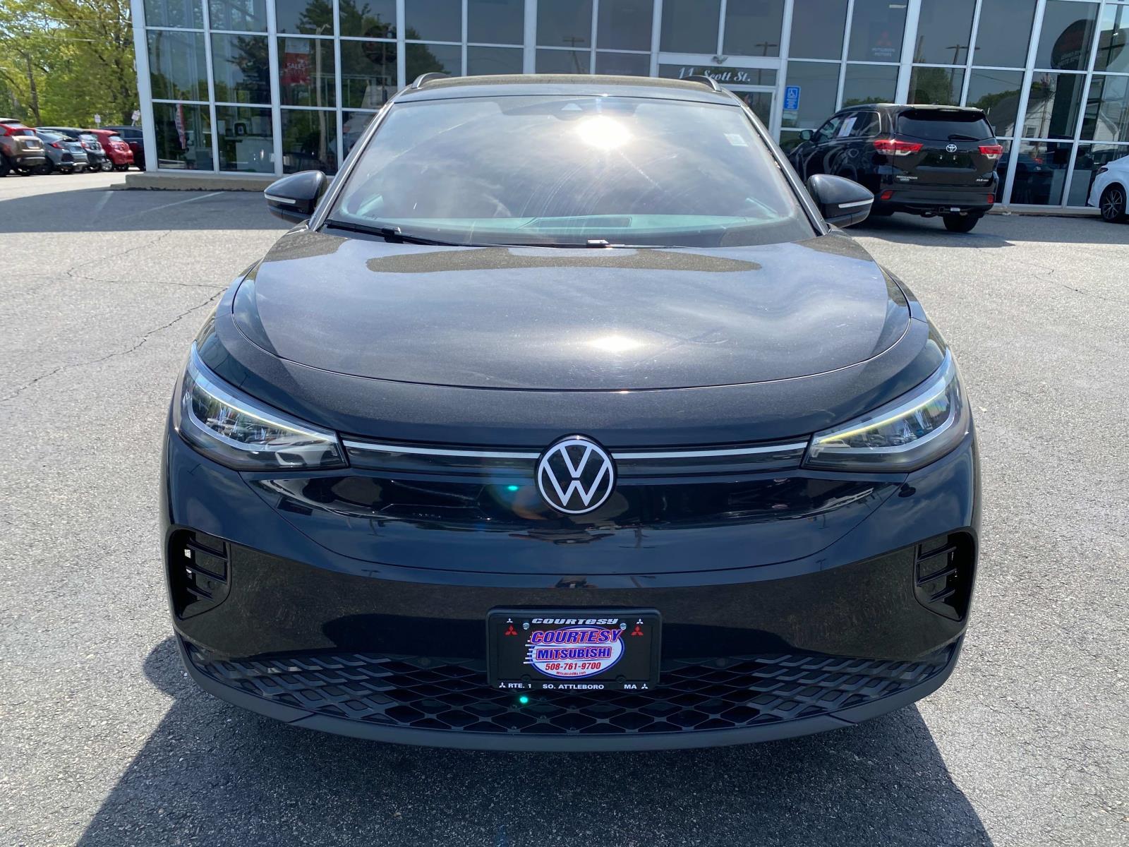 Vehicle image 9 of 23