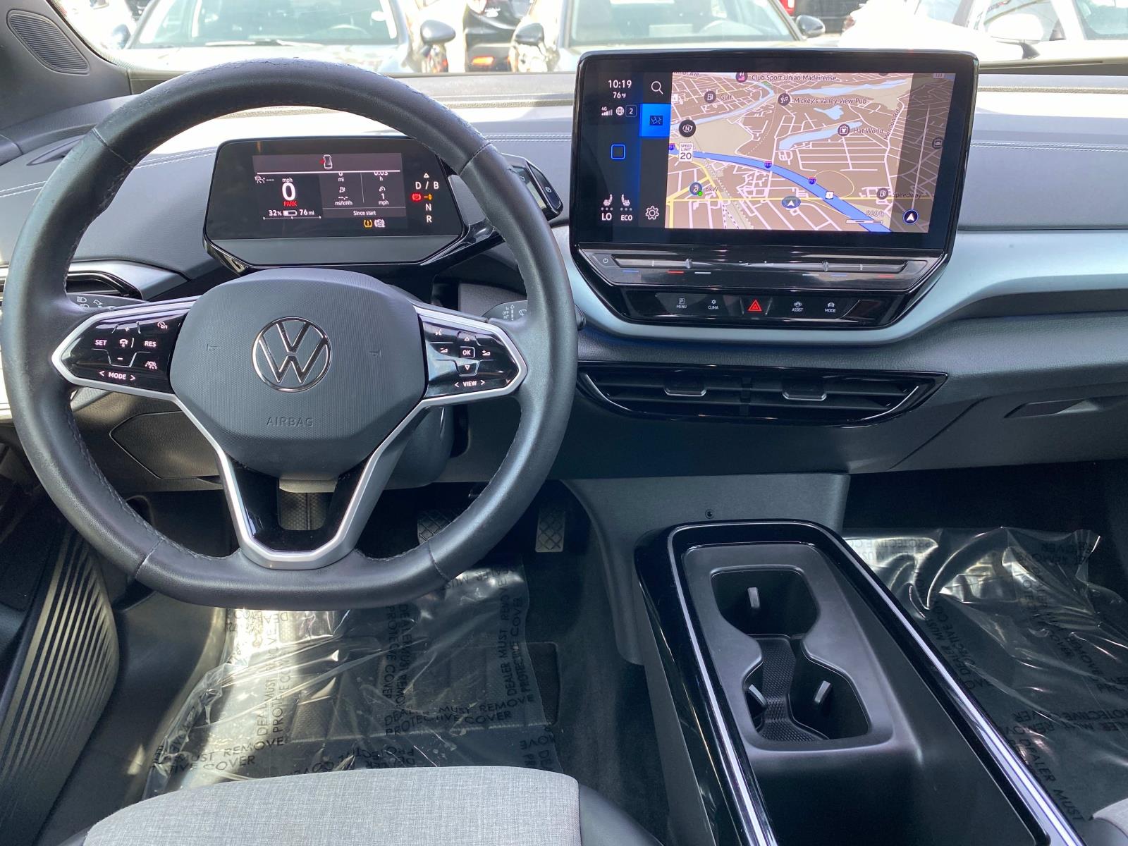 Vehicle image 10 of 23