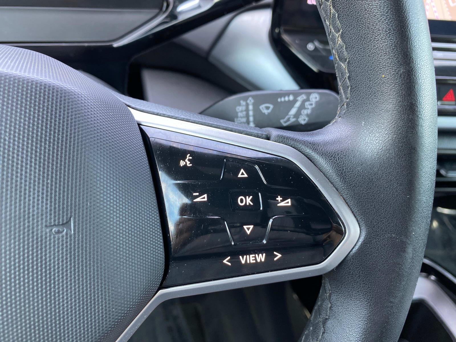 Vehicle image 15 of 23