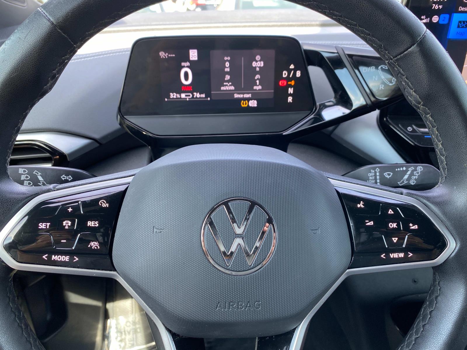 Vehicle image 13 of 23