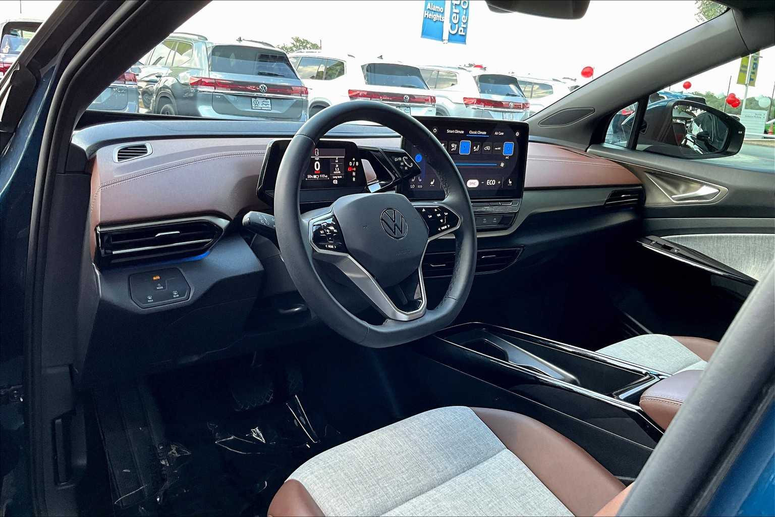 2023 Volkswagen ID.4 Pro Image 15 of 33