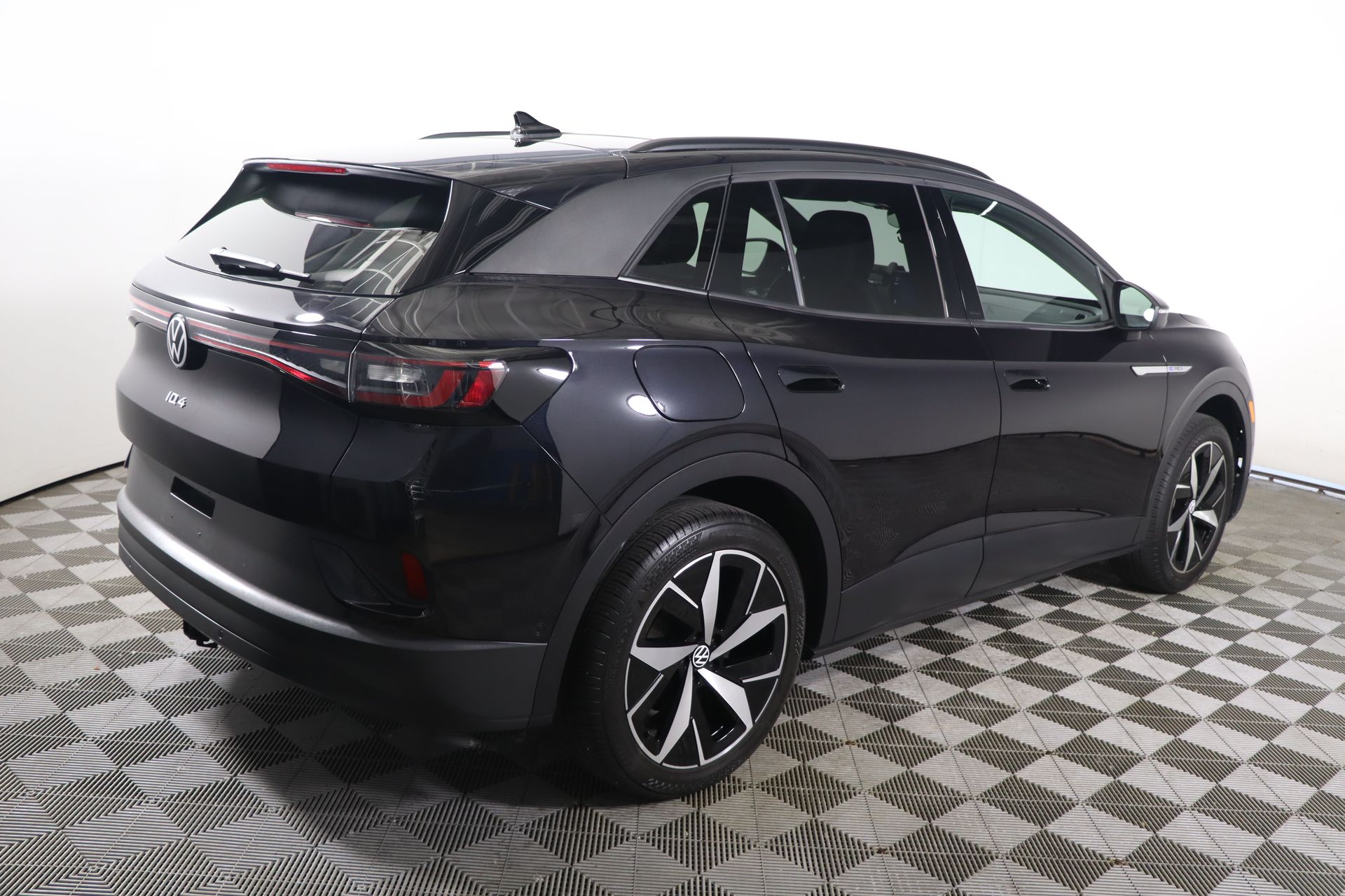 Vehicle image 9 of 45