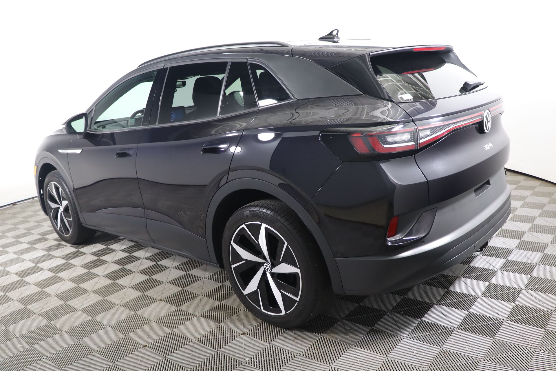 Vehicle image 12 of 45