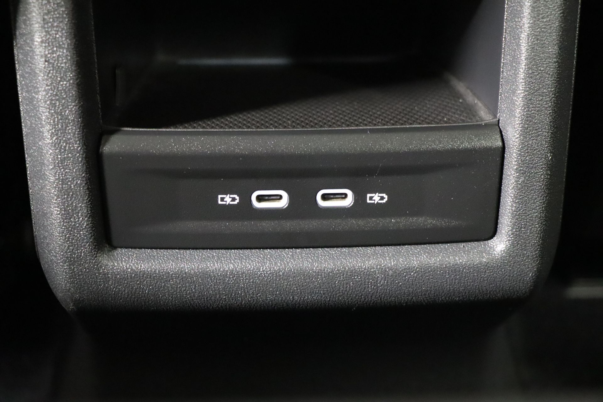 Vehicle image 39 of 45