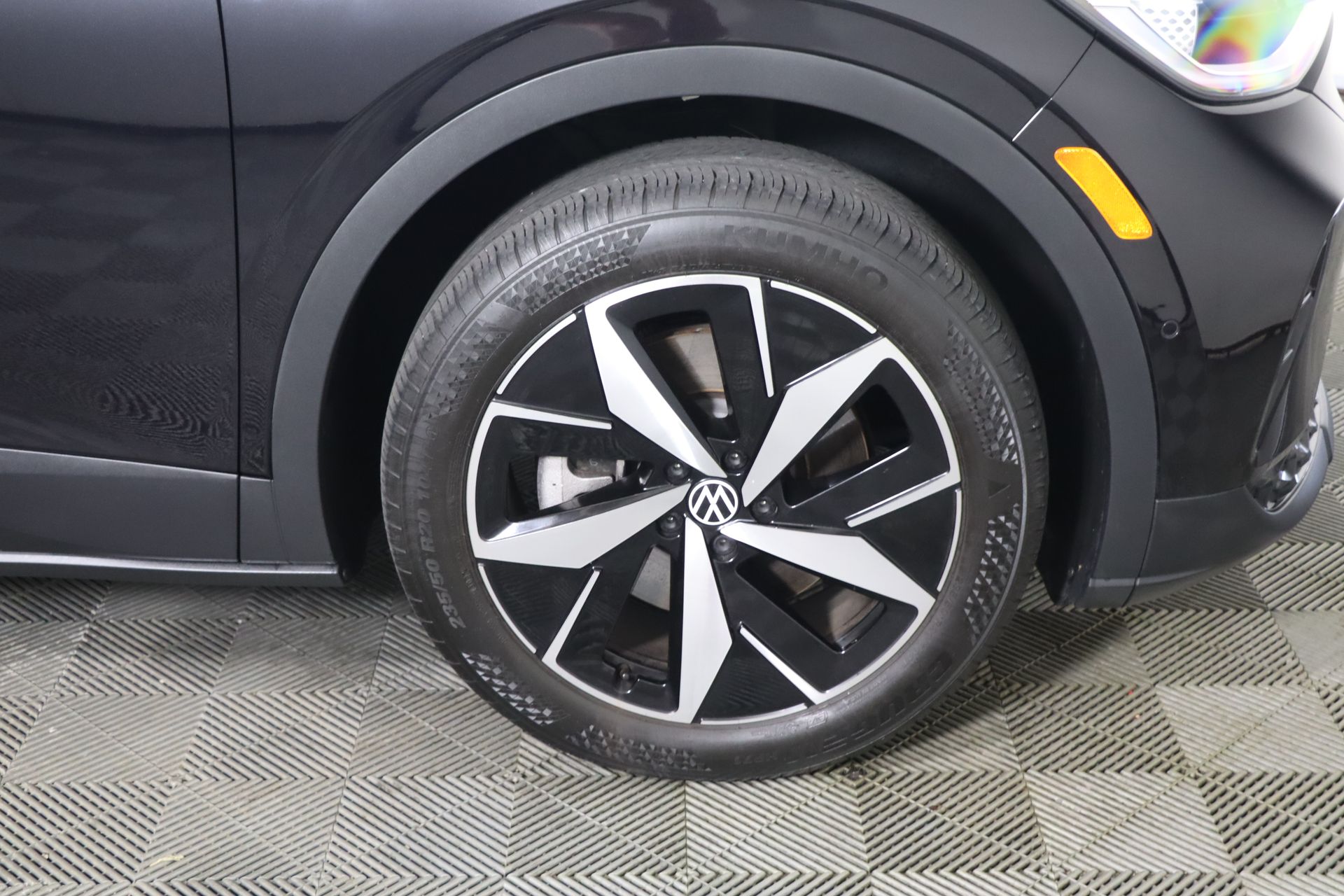Vehicle image 13 of 45