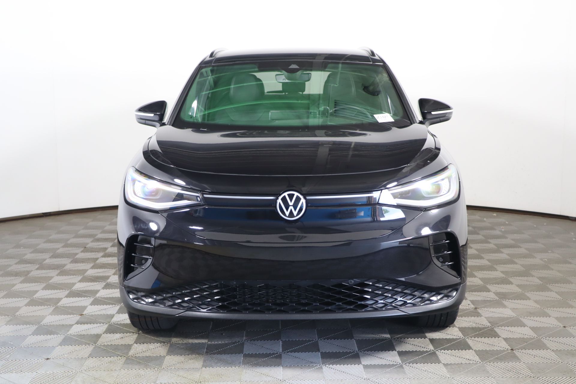 Vehicle image 5 of 45