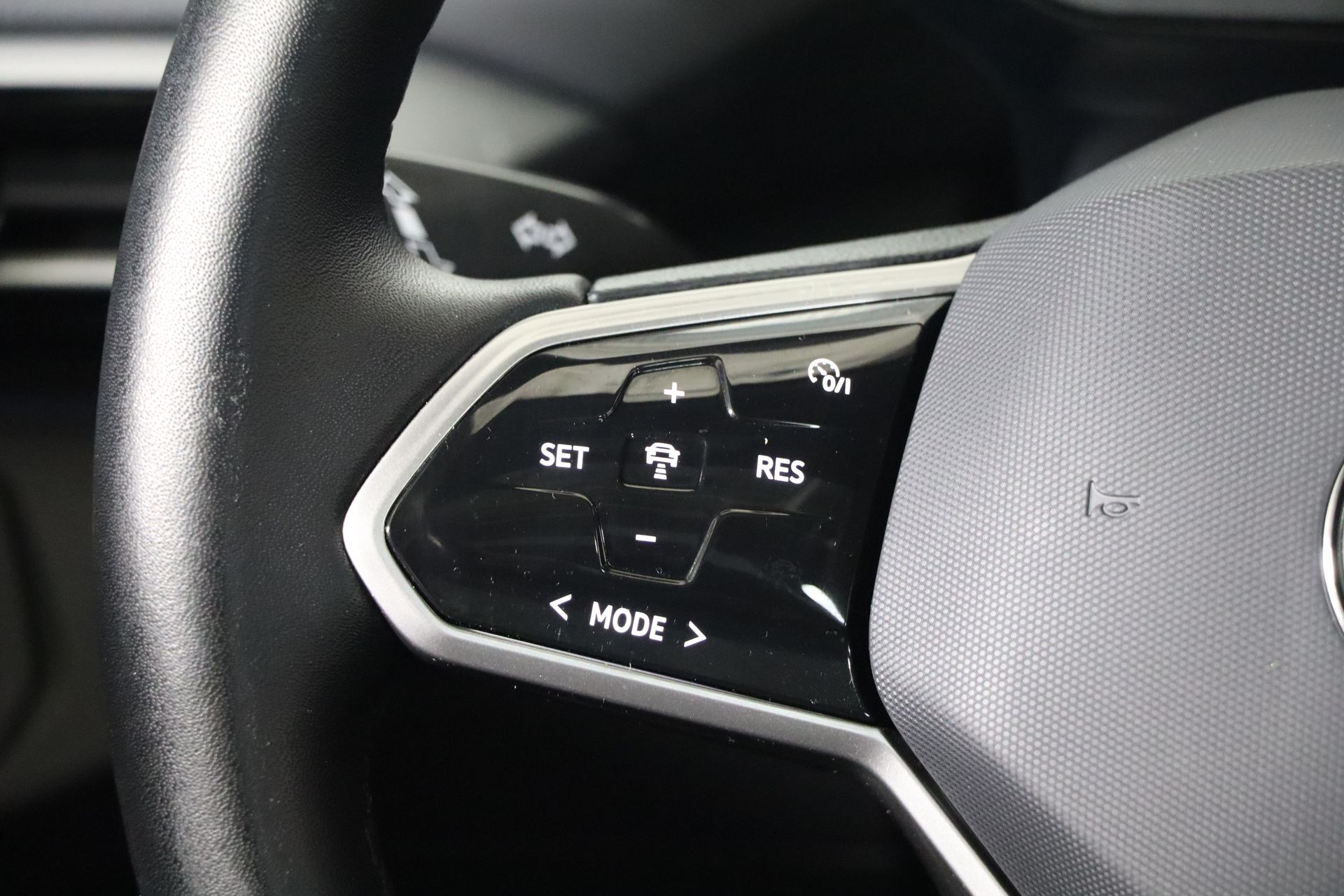 Vehicle image 38 of 45