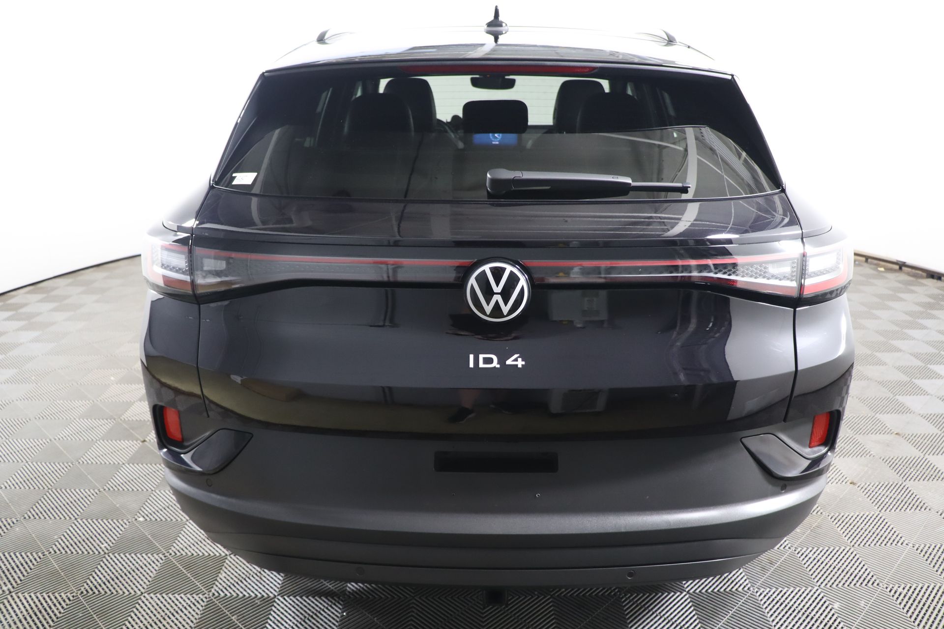 Vehicle image 10 of 45