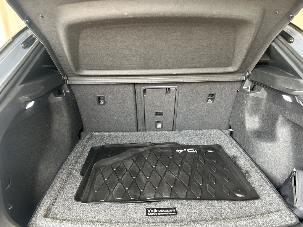 2023 Volkswagen ID.4 Pro S Image 9 of 26