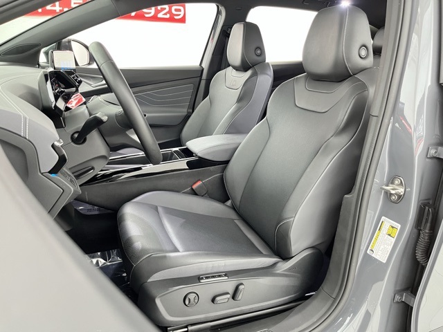 2023 Volkswagen ID.4 S Image 25 of 101