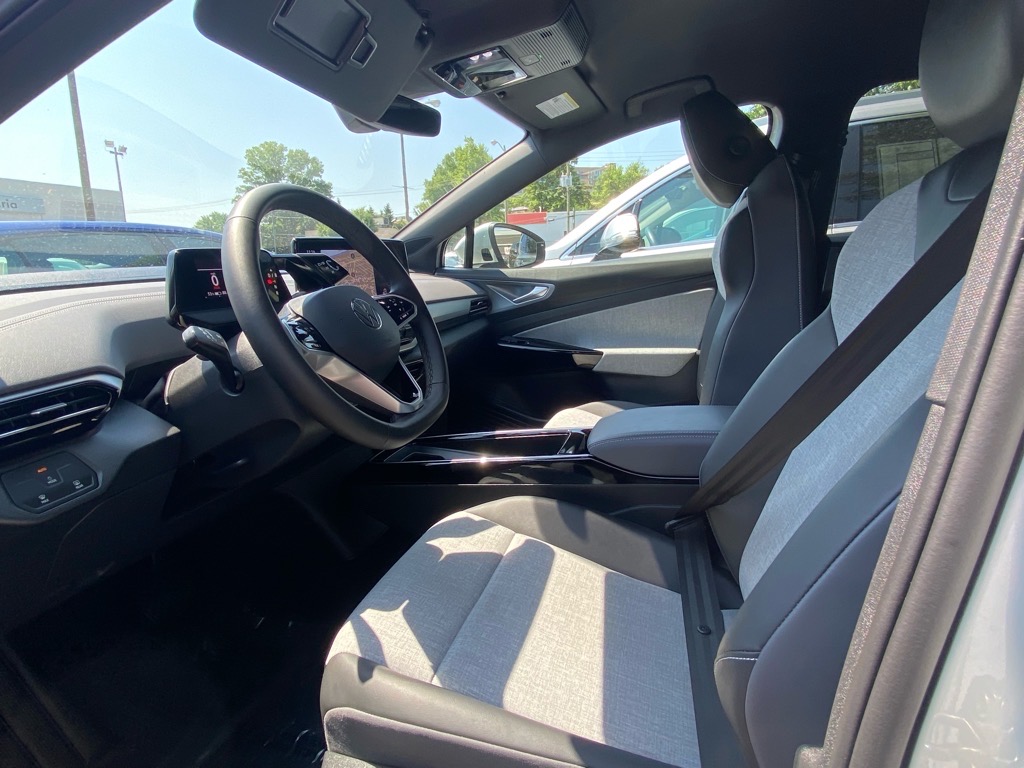 2023 Volkswagen ID.4 Standard Image 17 of 18