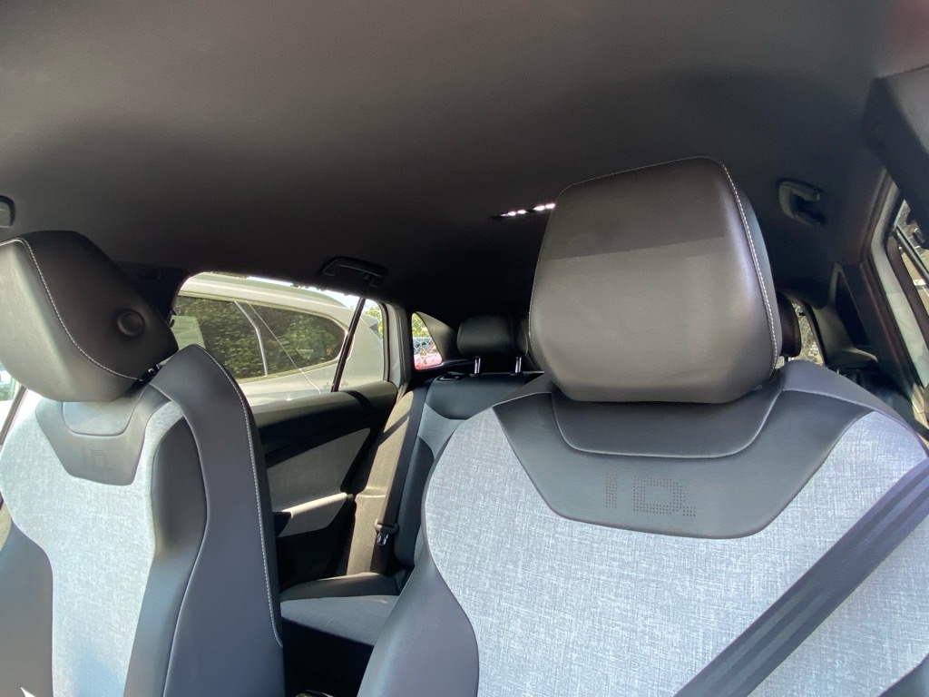 2023 Volkswagen ID.4 Standard Image 5 of 18