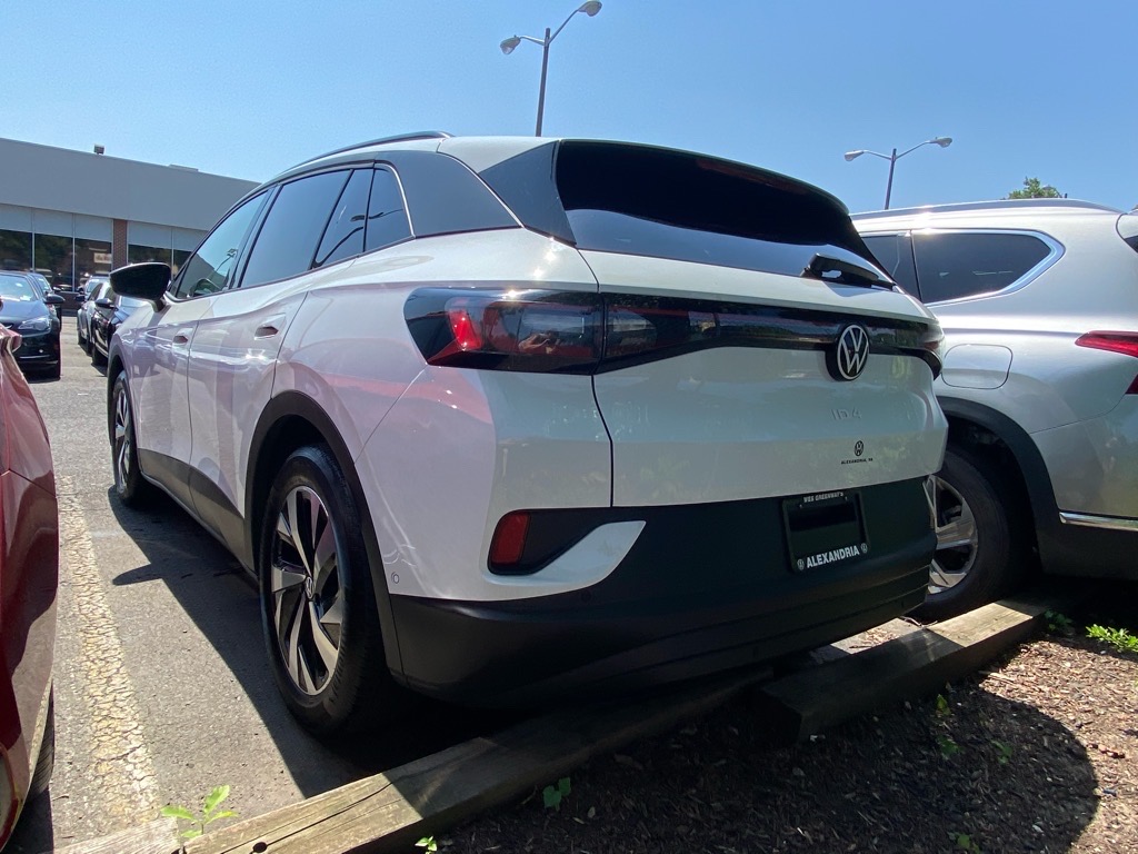2023 Volkswagen ID.4 Standard Image 2 of 18