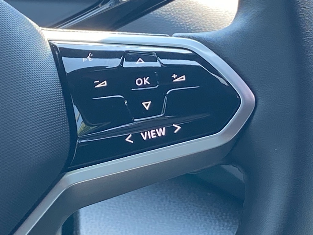 2023 Volkswagen ID.4 Standard Image 15 of 18