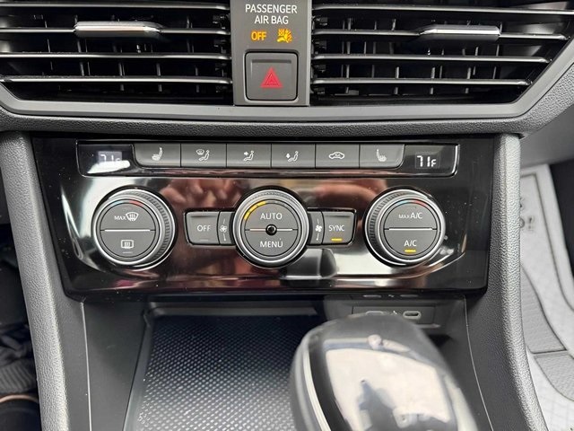 Vehicle image 9 of 18