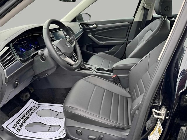 Vehicle image 5 of 18