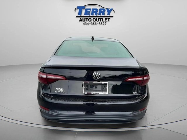 Vehicle image 4 of 18