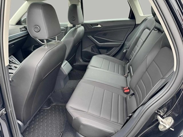 Vehicle image 12 of 18