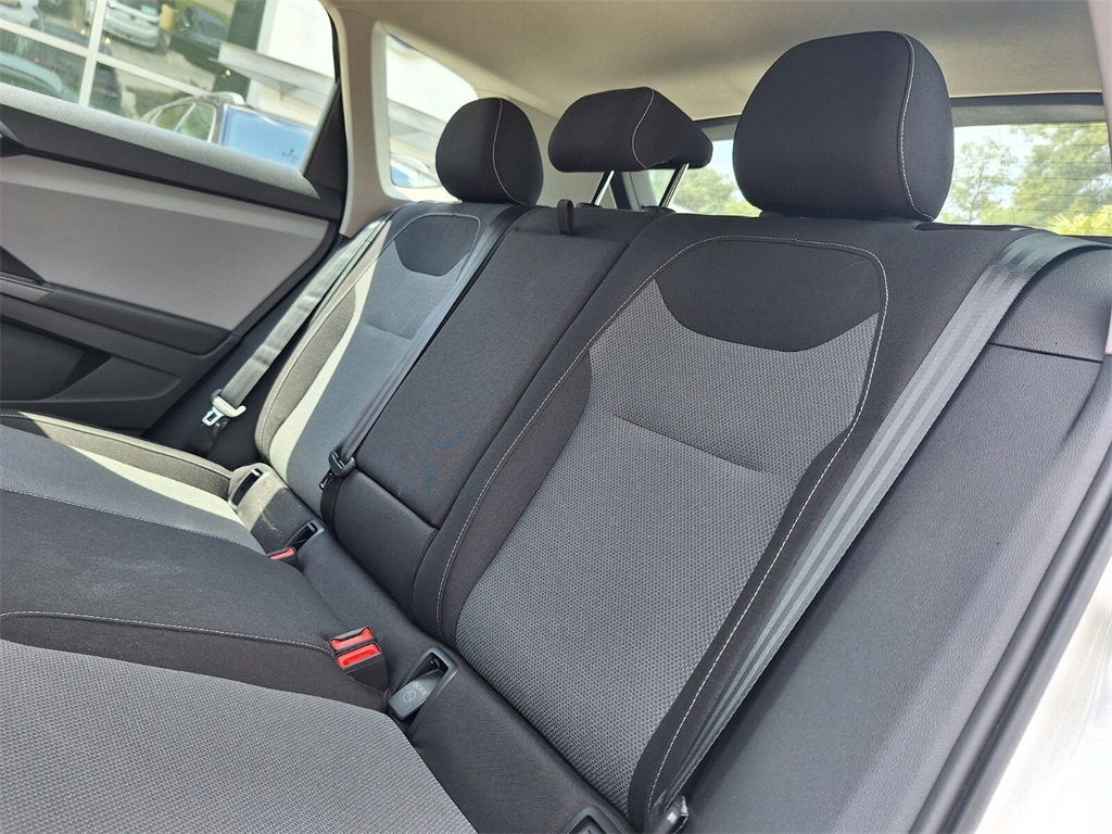 Vehicle image 22 of 29