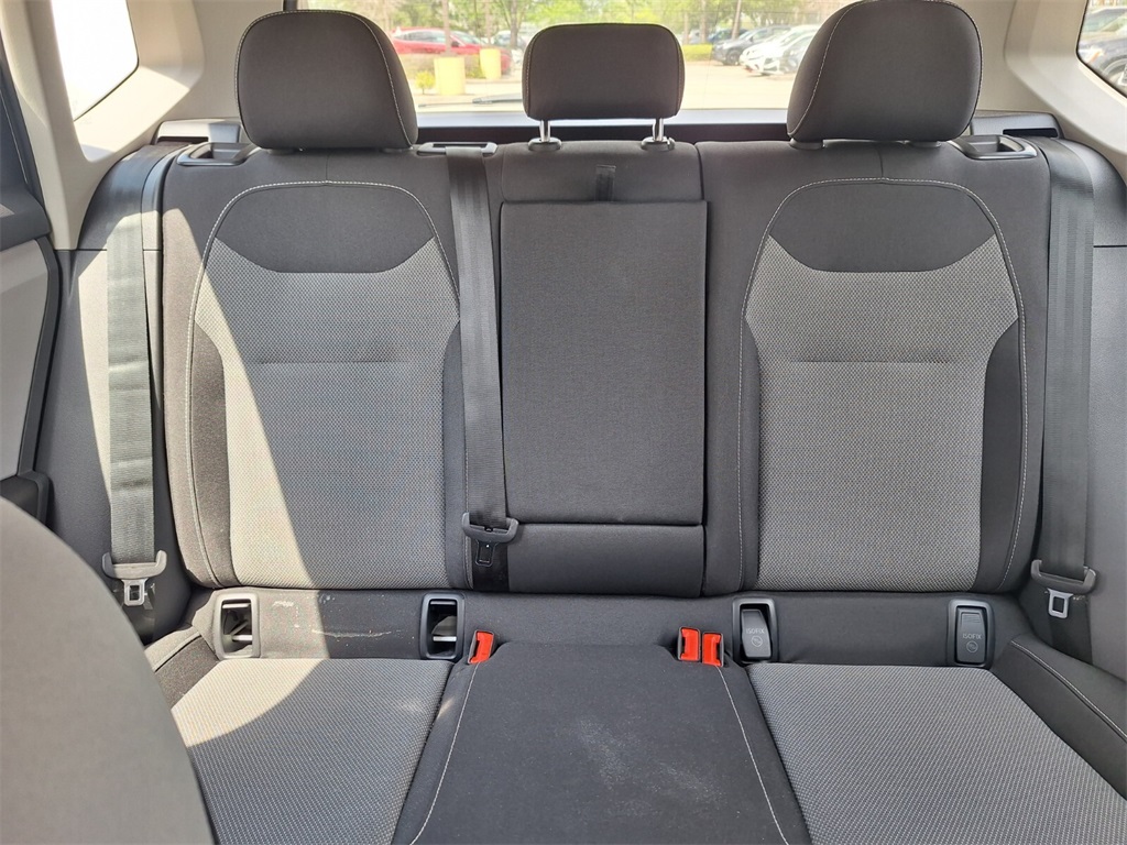 Vehicle image 27 of 29