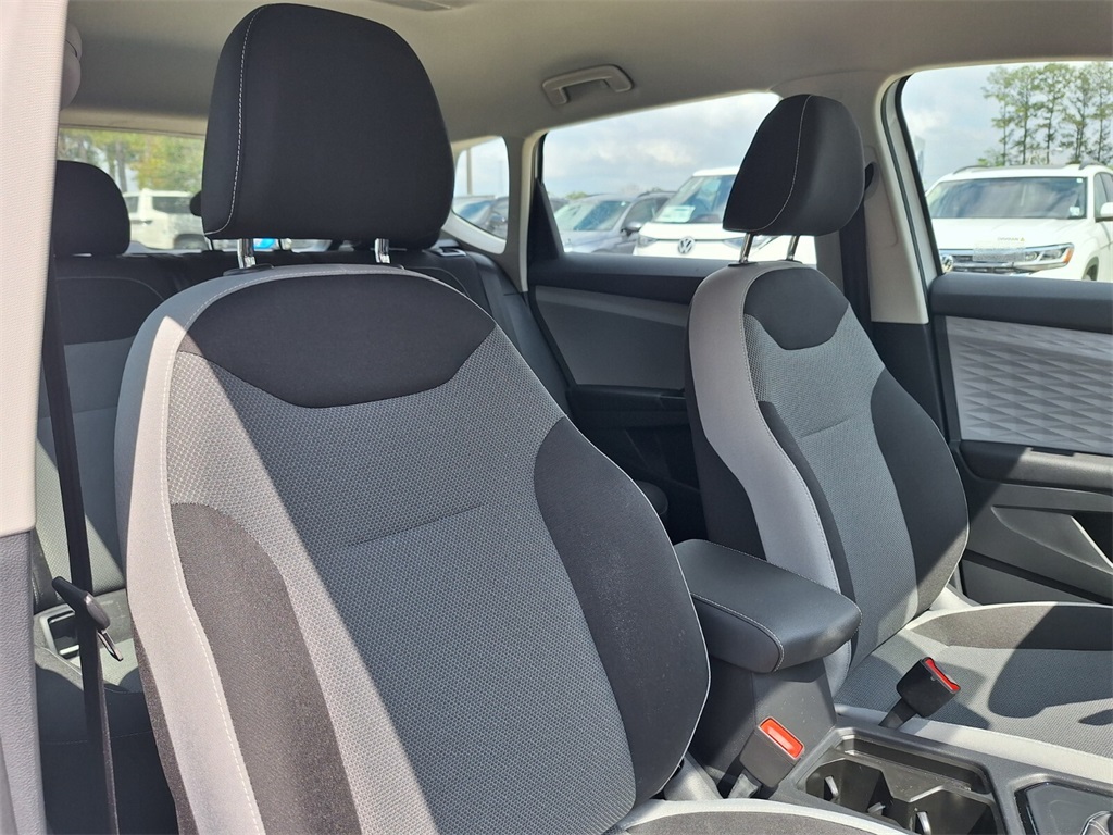 Vehicle image 26 of 29
