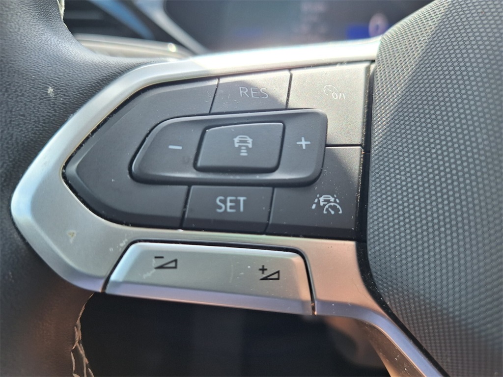 Vehicle image 12 of 29