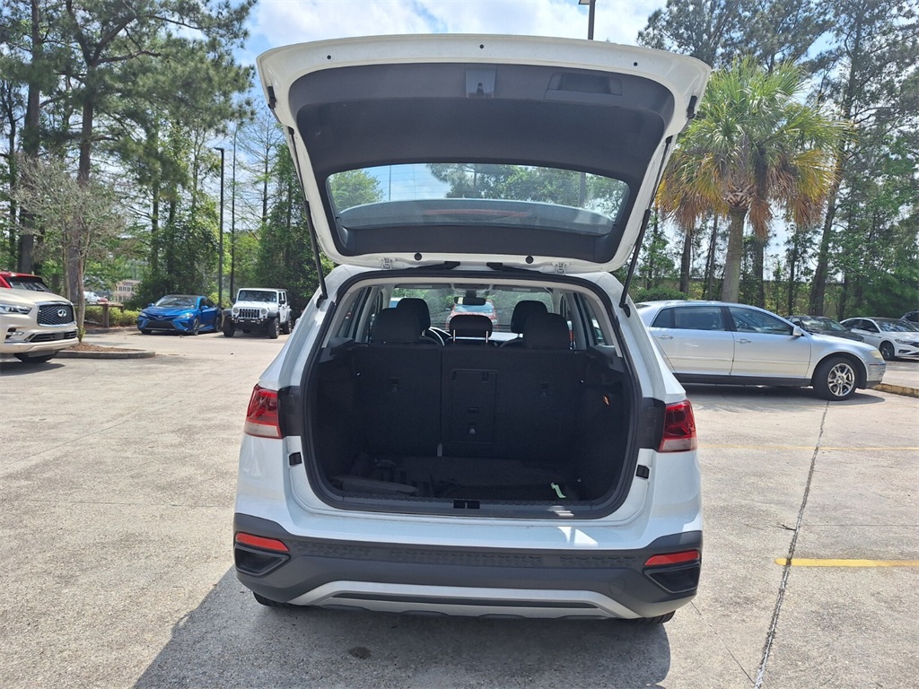 Vehicle image 24 of 29