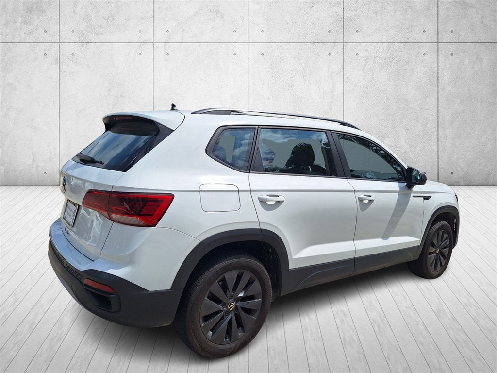 Vehicle image 3 of 29