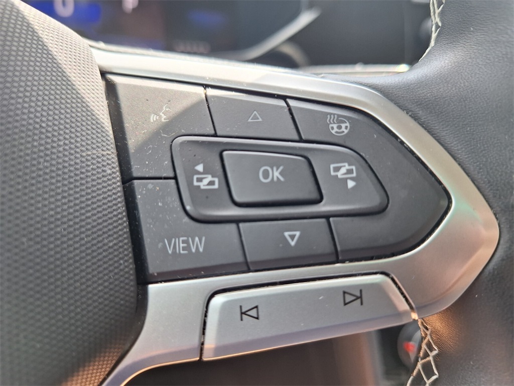 Vehicle image 13 of 29