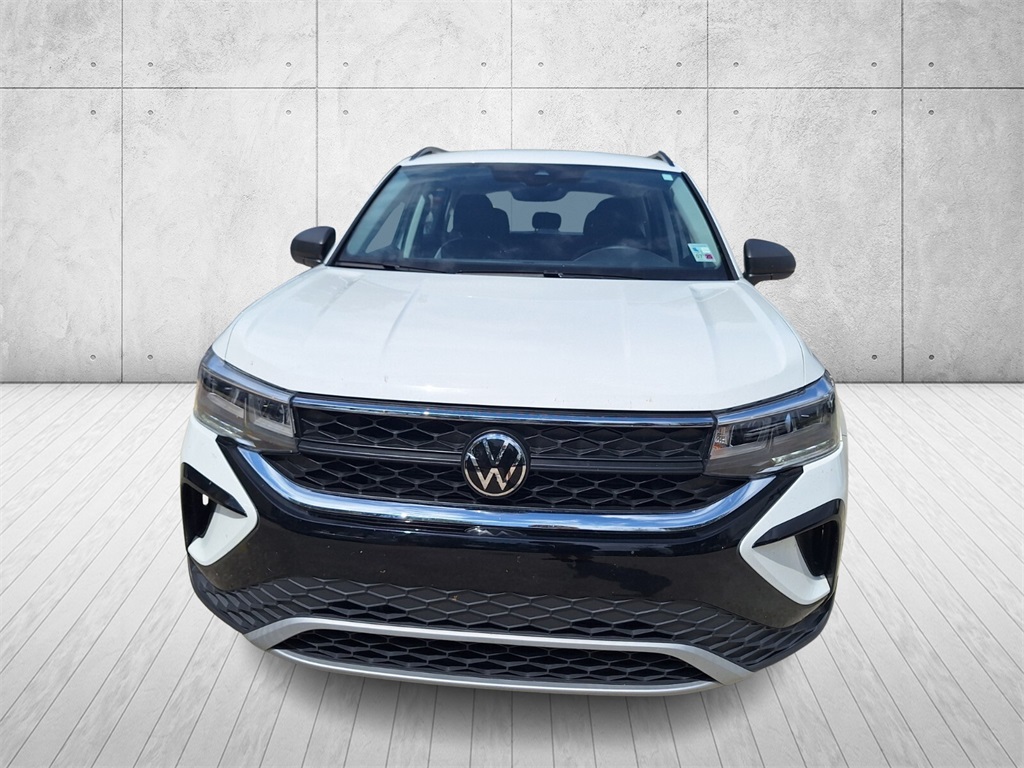 Vehicle image 4 of 29