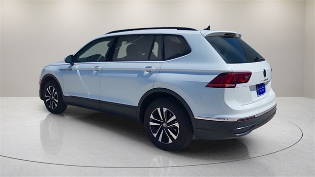 Vehicle image 7 of 33