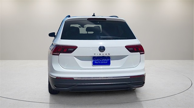 Vehicle image 6 of 33