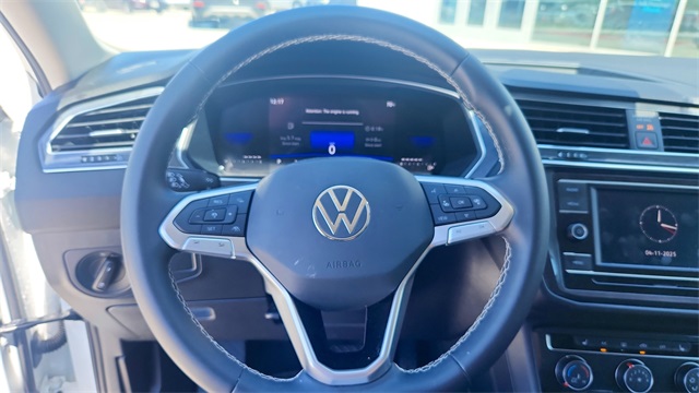 Vehicle image 12 of 33