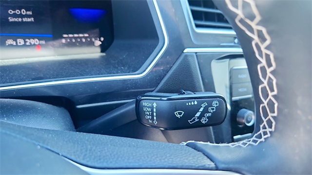 Vehicle image 30 of 33