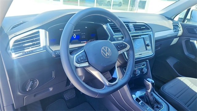 Vehicle image 9 of 33