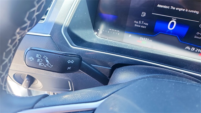 Vehicle image 31 of 33