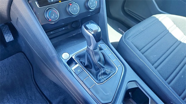 Vehicle image 13 of 33