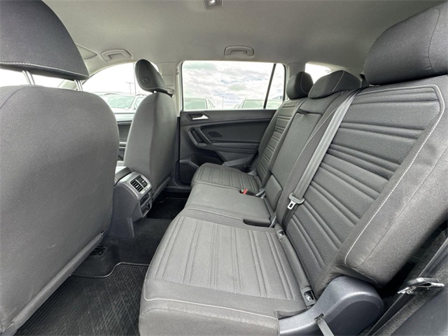 Vehicle image 9 of 28