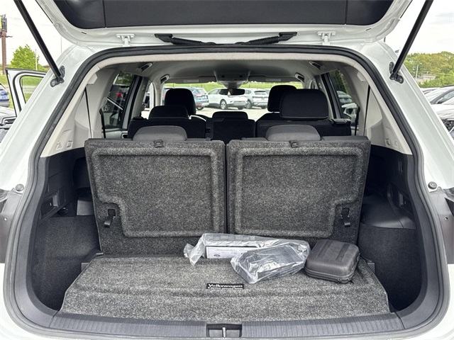 Vehicle image 11 of 28
