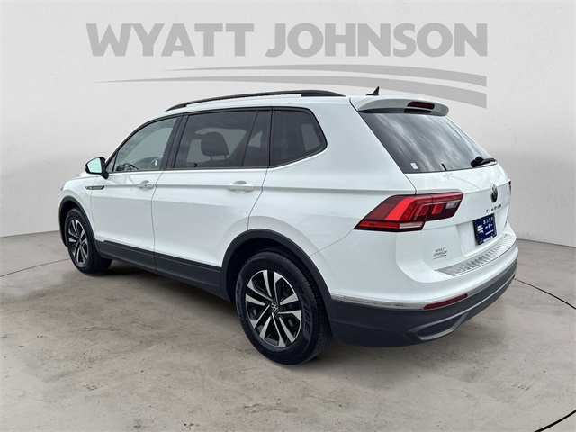 Vehicle image 7 of 28