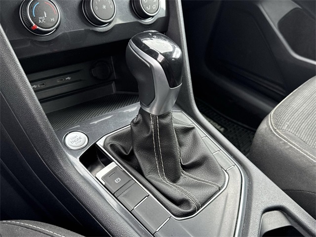 Vehicle image 14 of 28