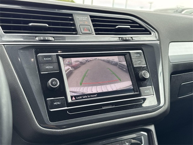 Vehicle image 19 of 28