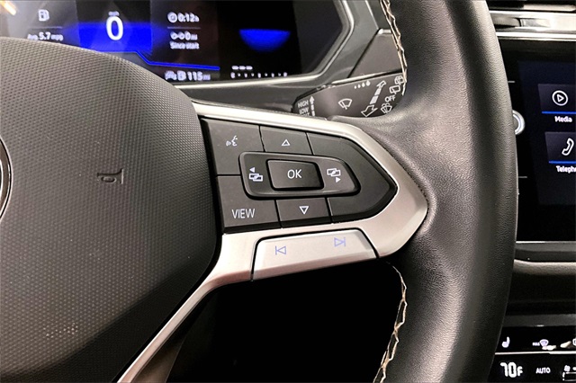 Vehicle image 24 of 37